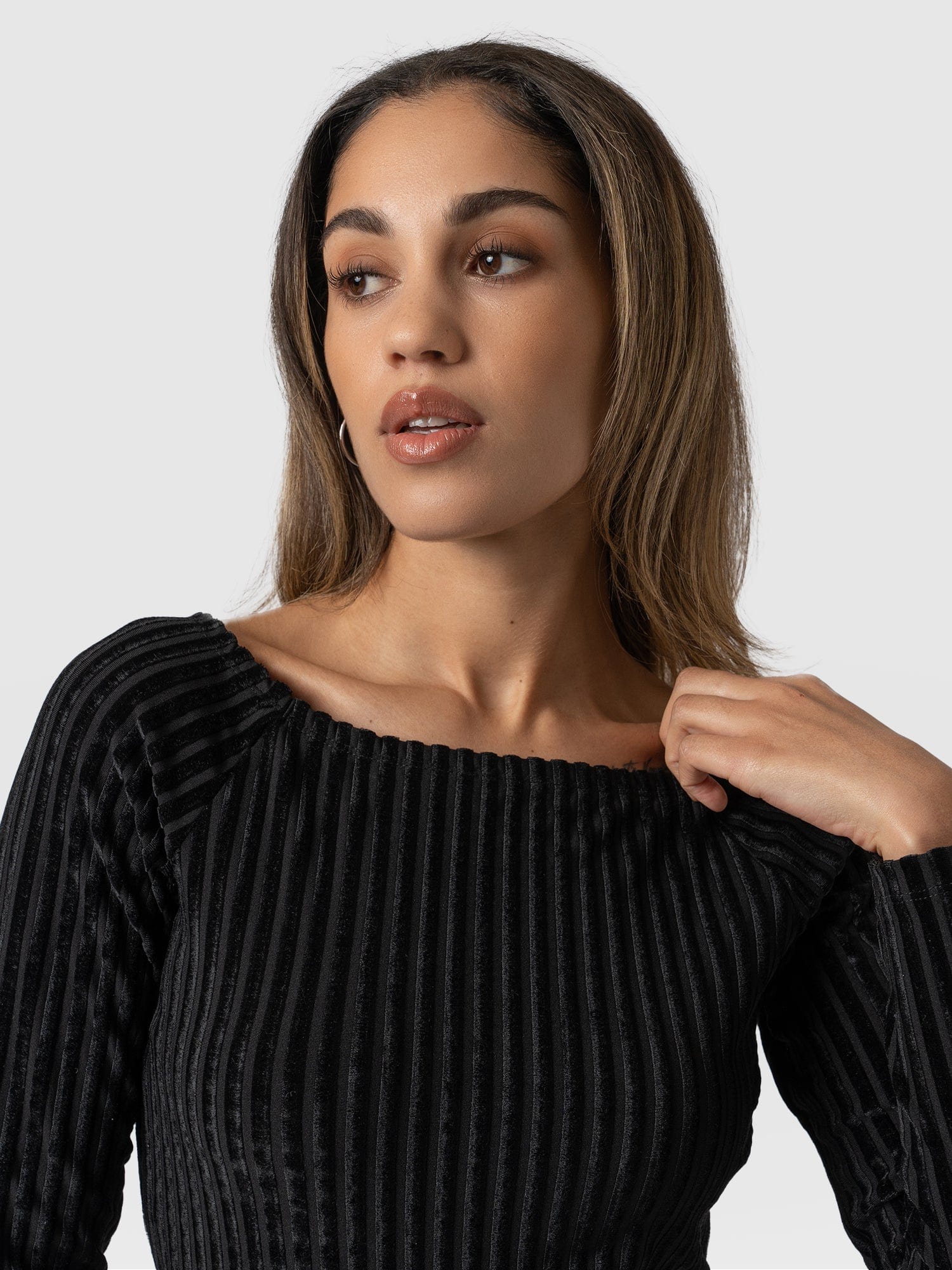 Riviera Tee Long Sleeve Black Stripe Velvet - Women's T-Shirts | Saint + Sofia® EU